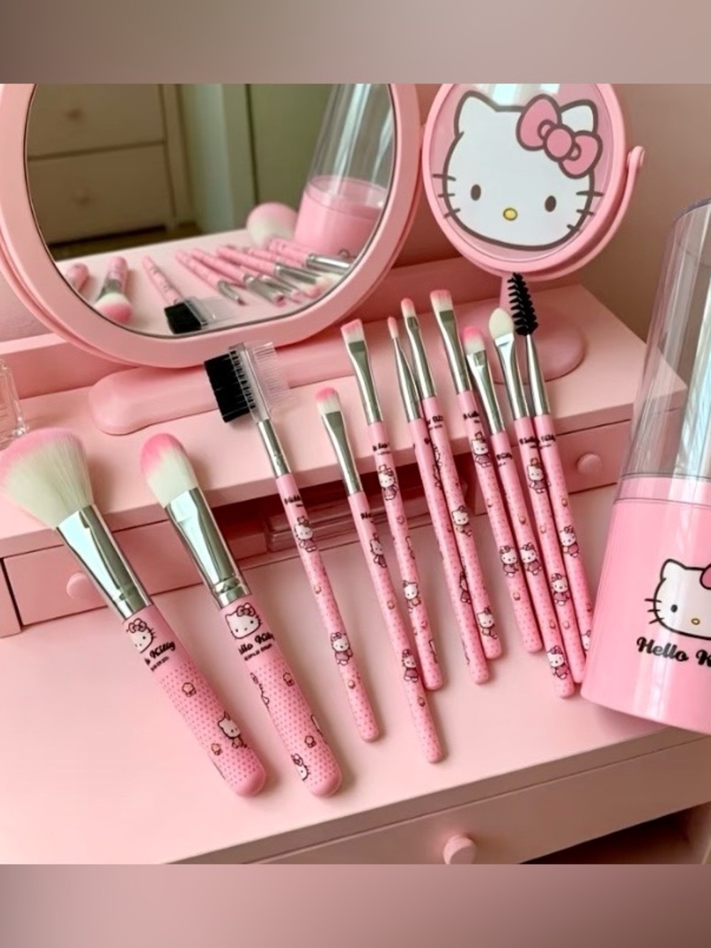 Sanrio Hello Kitty Set of 11 Makeup Brushes & Holding Canister